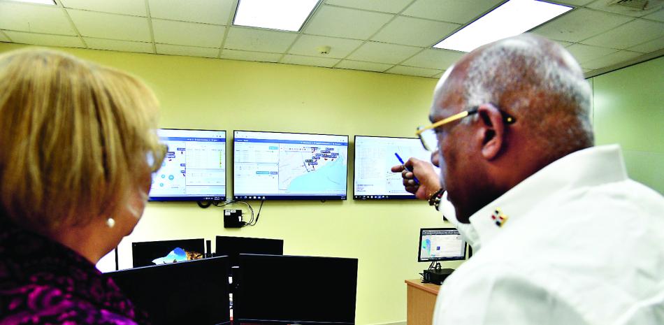 Edeeste explica apagones y nuevo centro de monitoreo