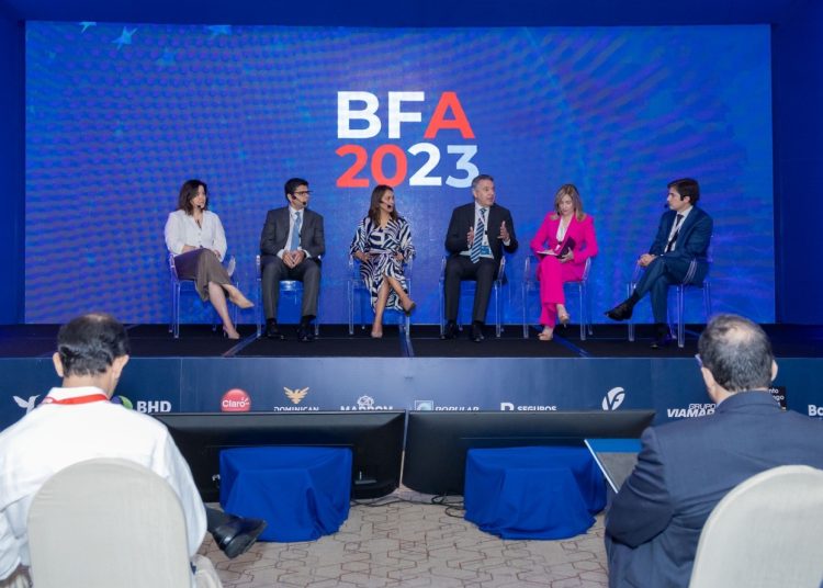 La colaboración público-privada es clave para innovar en el sector financiero
