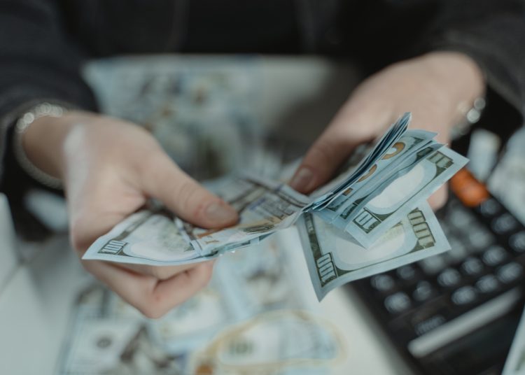 Las remesas complementan ingresos en hogares pobres
