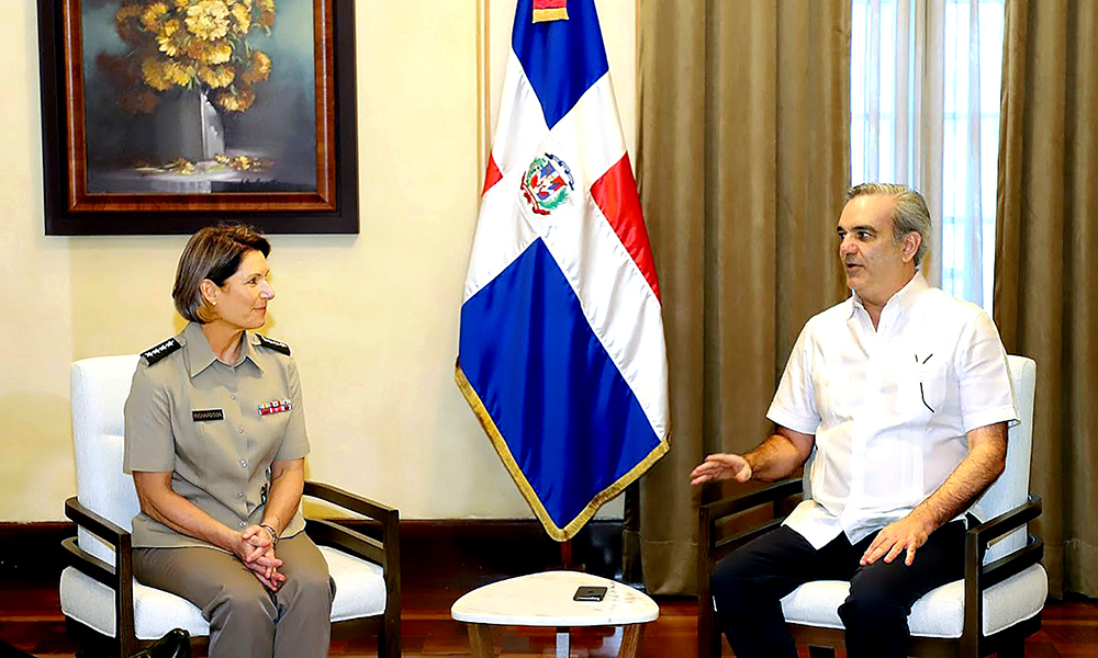 Jefa Comando Sur dice EE.UU. ayuda a Canadá con Haití