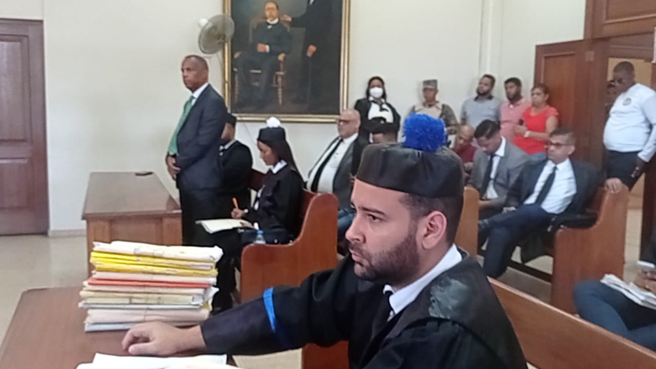 Diez años de prisión por estafa a empleado de Ayuntamiento de Santiago