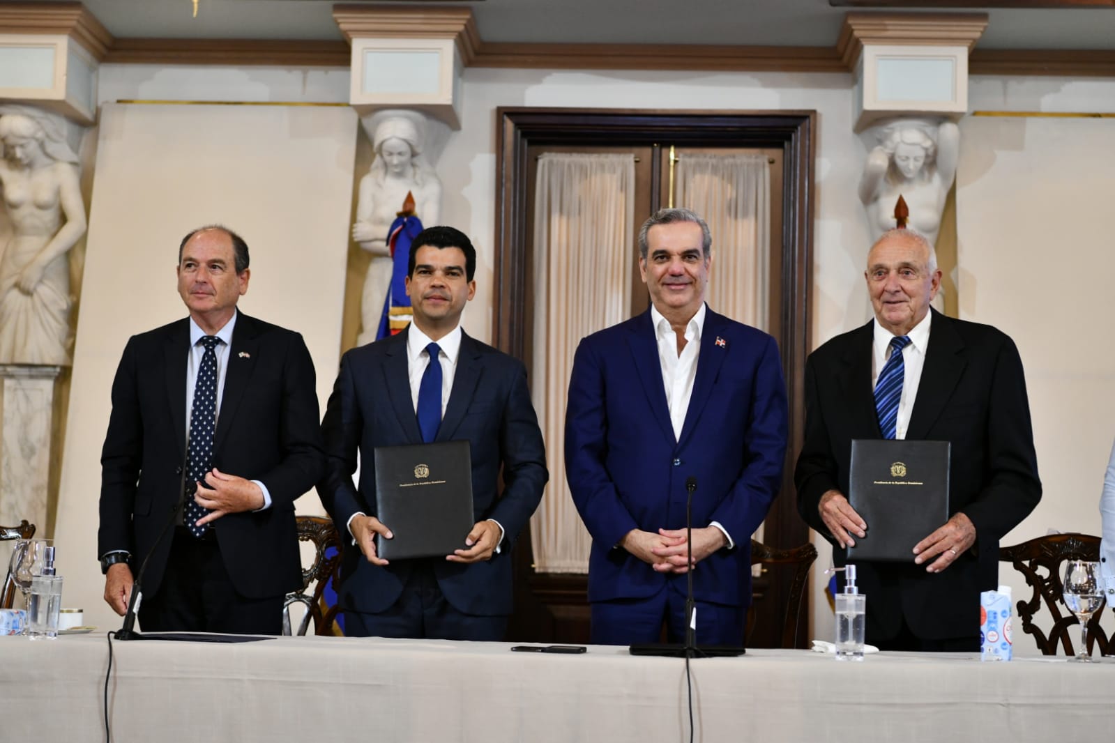 Gobierno firma acuerdo con Israel para formular políticas en manejo agua