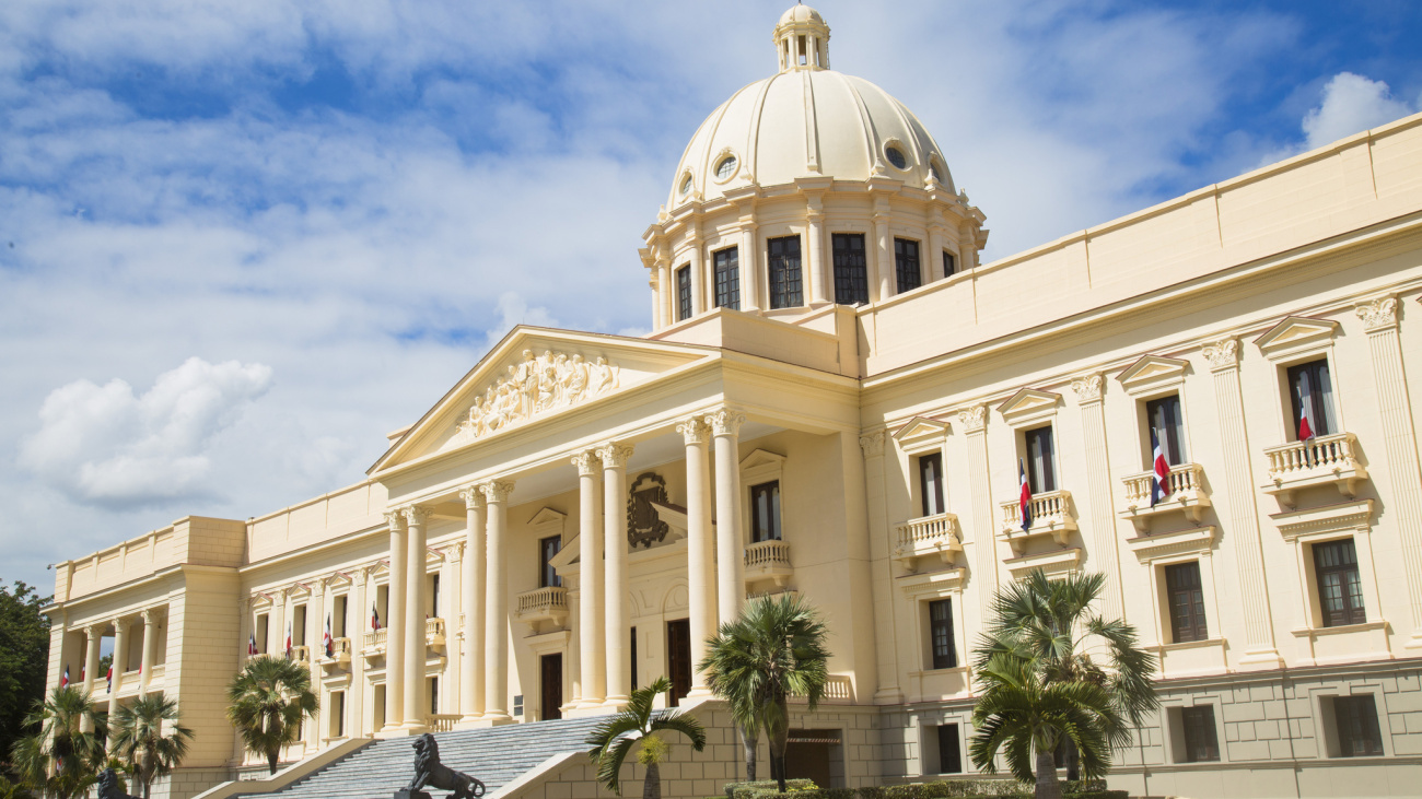 Presidente Abinader promulga importantes leyes