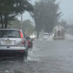 Indomet prevé aguaceros y vigila dos zonas con potencial ciclónico