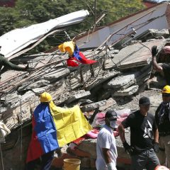 Sube a 240 la cifra de muertos por terremoto que sacudió Colombia