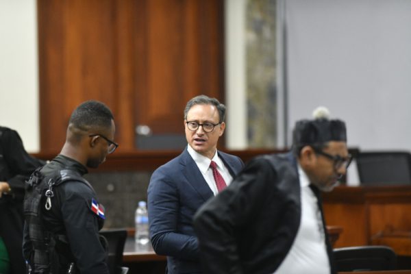 Tribunal aplaza para la próxima semana su decisión sobre extinción penal en caso de Jean Alain