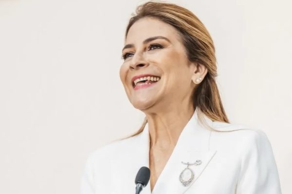 Carolina Mejía se describe como una mujer católica y provida