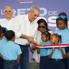 Presidente Abinader convoca a toda la comunidad educativa a iniciar el lunes el año escolar