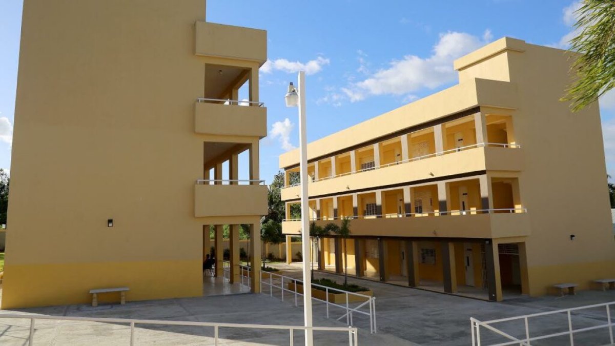 ADP cambia horario de clases y exige solución a demandas