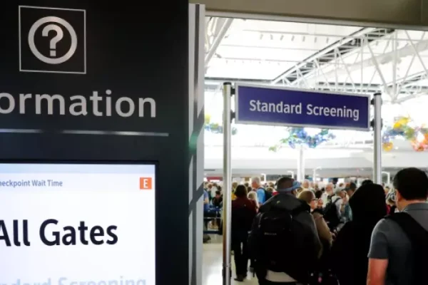 Pasajes podrían seguir siendo altos incluso si bajan los precios del combustible para aviones
