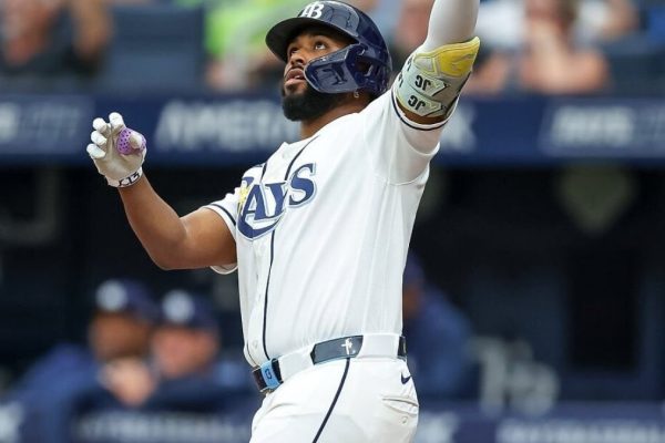 Junior Caminero le pone una piedra en el camino a Yordan Álvarez