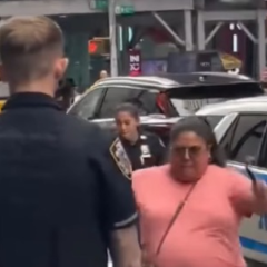 Fallece una de las víctimas del doble apuñalamiento «aleatorio» en Times Square; atacante fue ultimada por la Policía