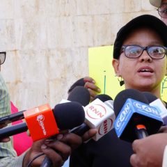 Personal escuelas públicas espera aumento salarial