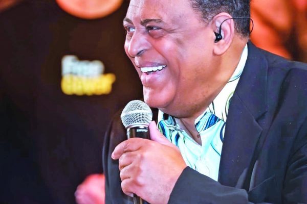 Wilfrido Vargas: el Beduino Mayor que mantiene la sed por el merengue y «Free Cover» lo redimensiona