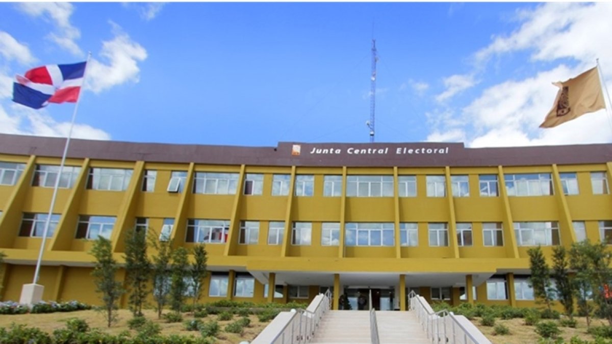 La JCE amplía los operativos de cedulación