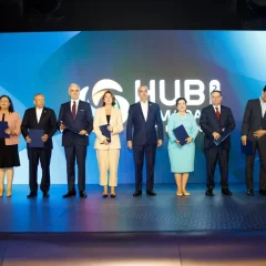 Lanzan programa de 50 mil becas para capacitar en IA y computación en la nube