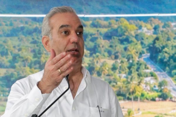 “Vamos a comparar 20 años contra 6”: Luis Abinader lanza reto al destacar obras de su Gobierno