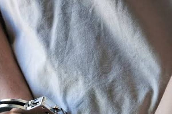 Niño de 12 años llega con una pistola a una escuela de Azua; apresan a su padre