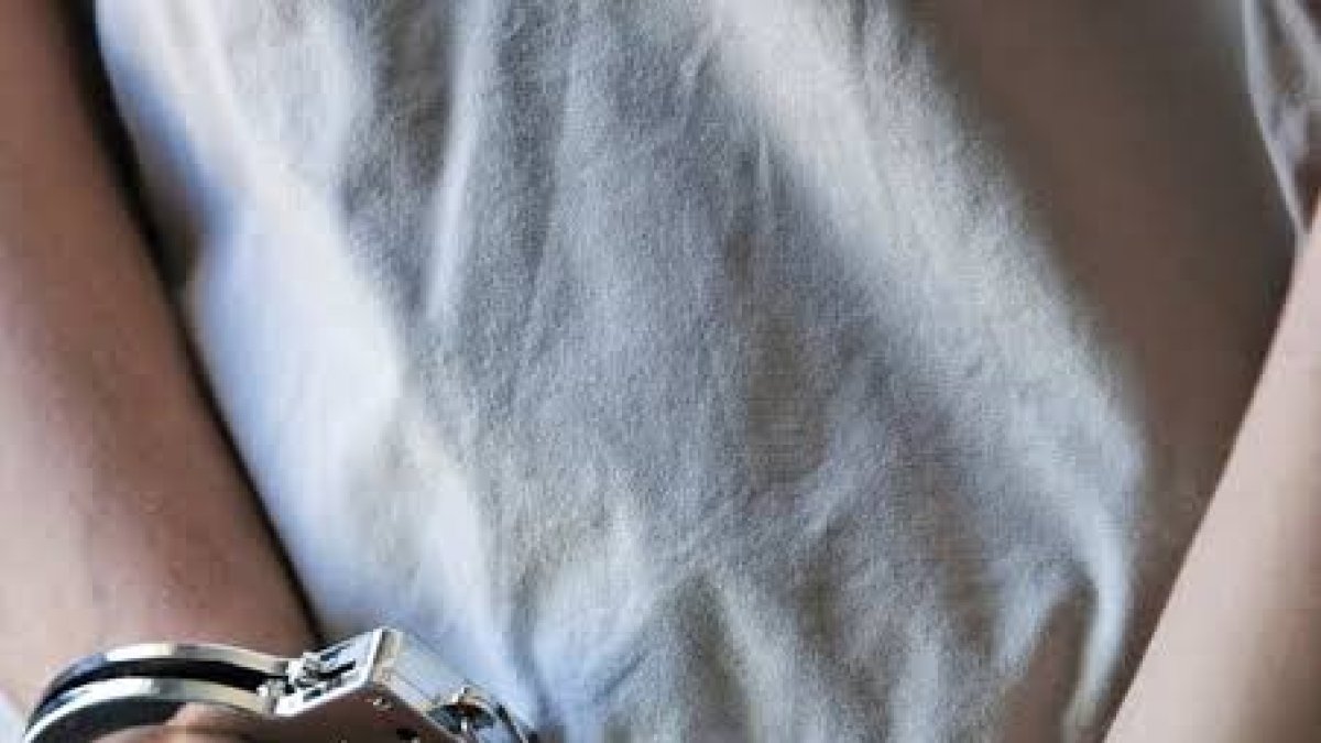Niño de 12 años llega con una pistola a una escuela de Azua; apresan a su padre