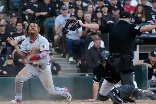 José Ramírez mantiene con vida a Cleveland