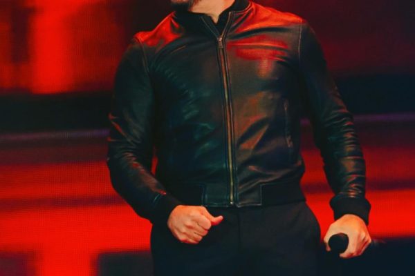 Pitbull habla de El Cata, las regalías y la influencia de Omega El Fuerte en su música