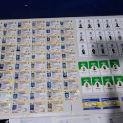 Apresan a cuatro hombres por presunta falsificaci&oacute;n de cheques y documentos en Moca